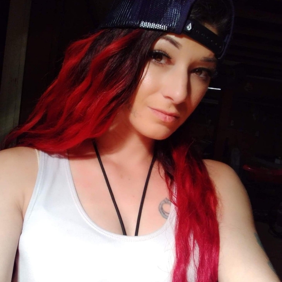 Meet your Posher, Lauren - Picture 6 of 9